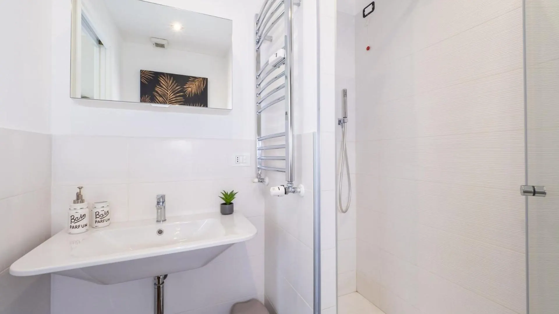 The Best Rent - Cozy Apartment Close To Navigli 밀라노 이탈리아