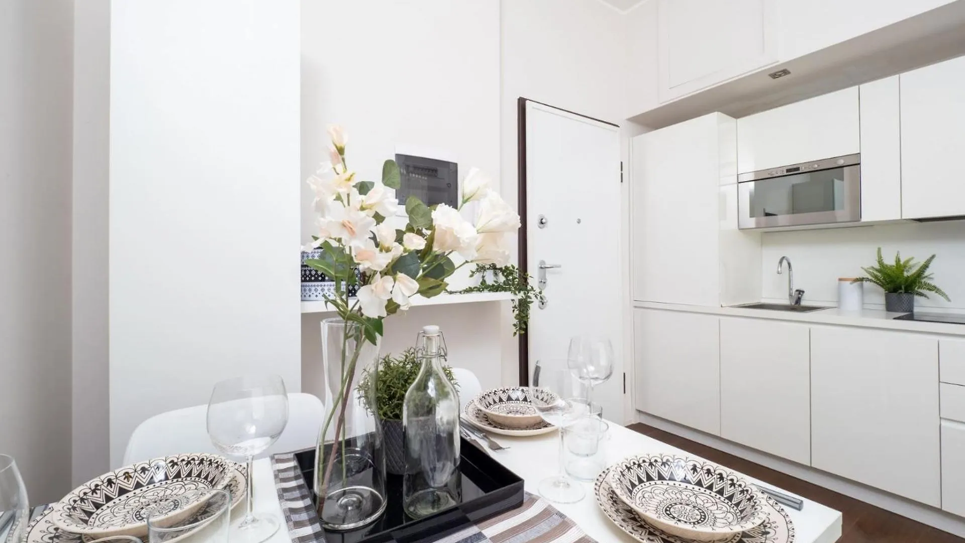 The Best Rent - Cozy Apartment Close To Navigli 밀라노 이탈리아